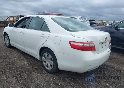2007 Toyota Camry Ce/Le/Se/Xle z USA, uszkodzony, nr VIN 4T1BE46K87U585189